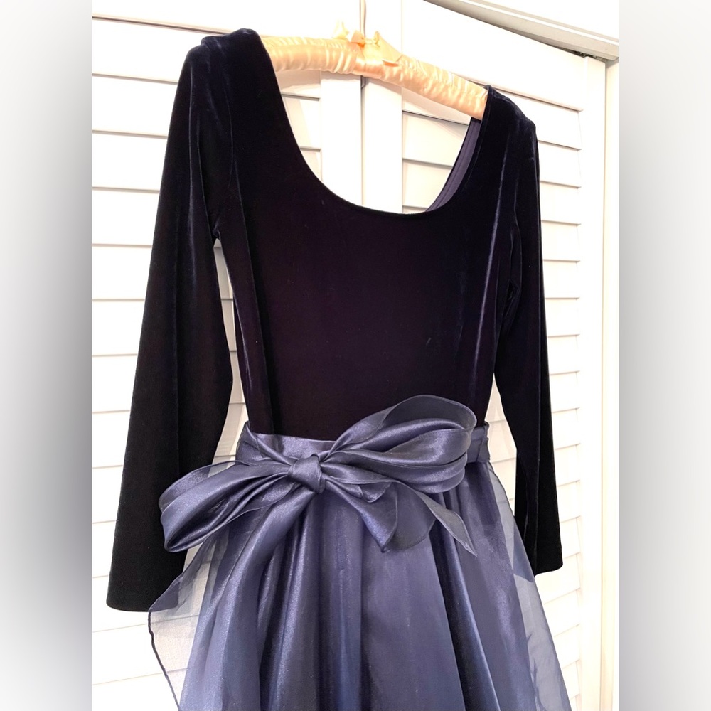 NEW* Navy Velvet & Tulle Gown/Maxi Length , Gorgeous dress* - Size 6